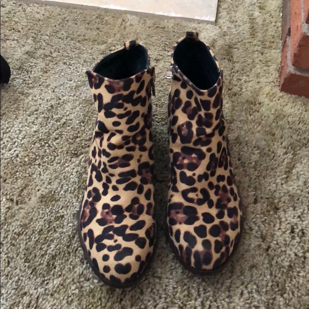 Leopard boots